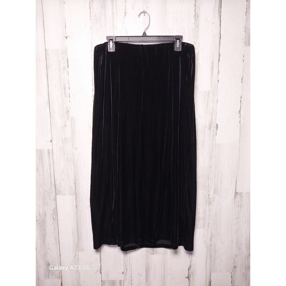 Studio Woman 2X Long Black Velvet Skirt